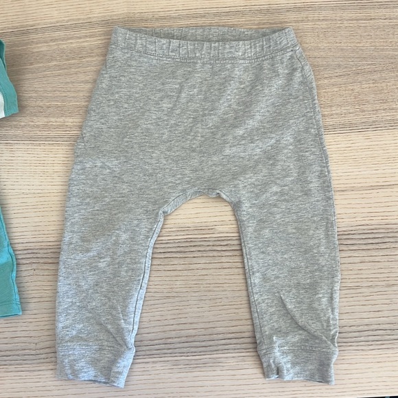 H&M x Disney Mickey Mouse matching set - Picture 3 of 4